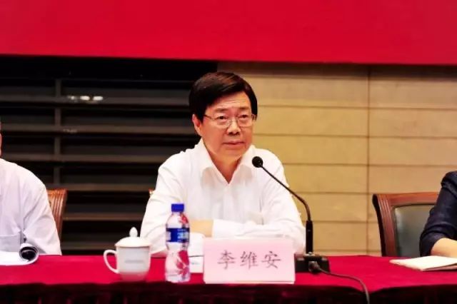 校长李维安做评估动员