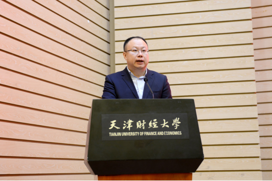 用人单位代表天士力控股集团财务中心总监贾新利讲话