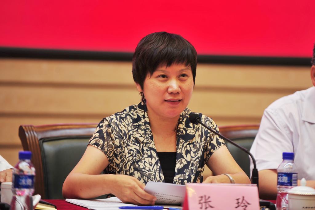 市委委员,校党委书记张玲出席会议并讲话校党委副书记,校长李维安做